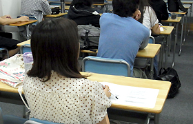 center_g_201207_02.jpg